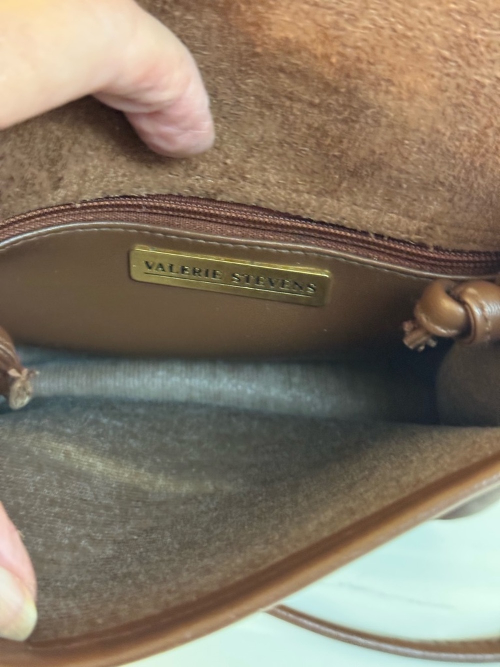 ๐ค VINTAGE VALARIE STEVENS TAN LEATHER CROSSBODY BAG! - Picture 7 of 10